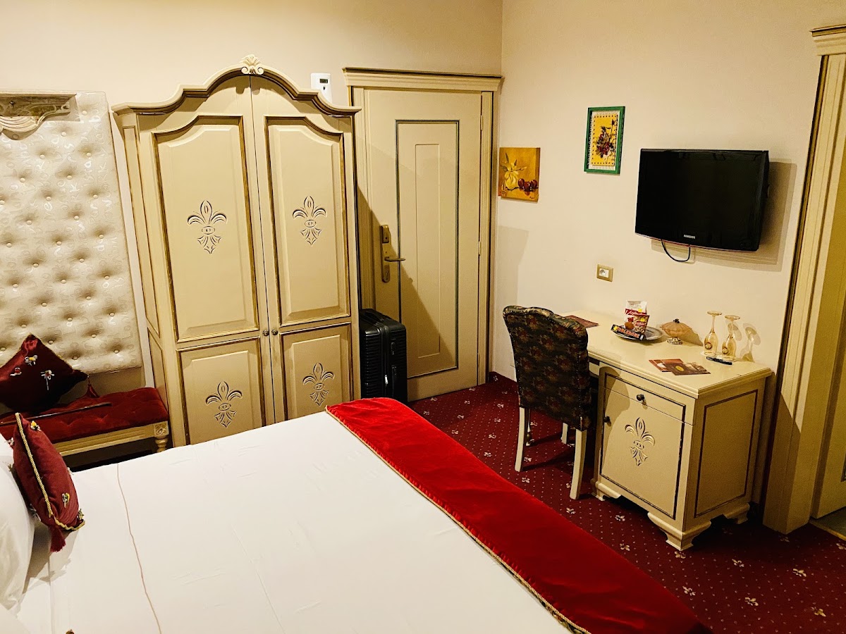 2 KITARRAT Boutique Hotel & SPA