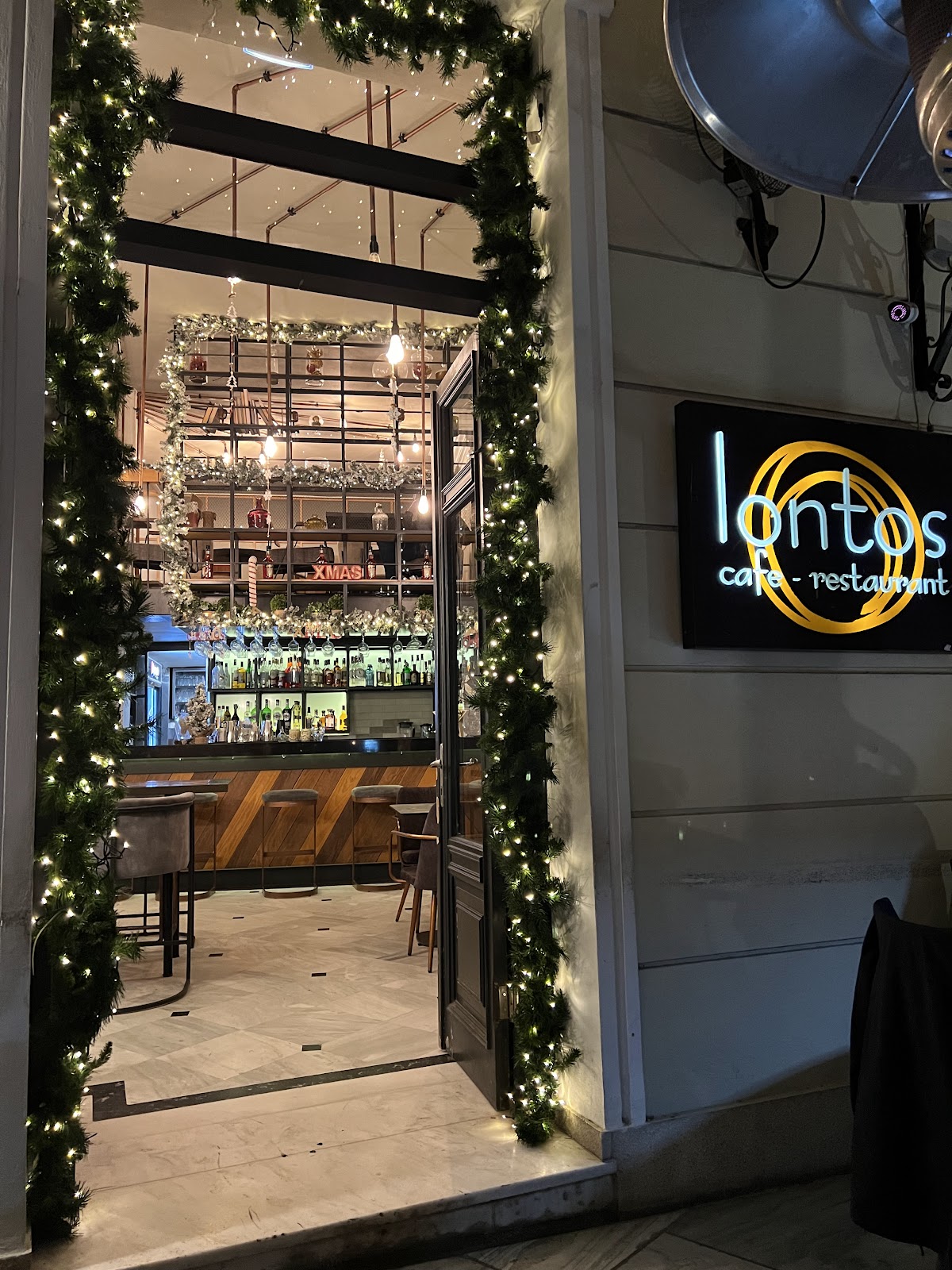 Lontos Restaurant - Cafe