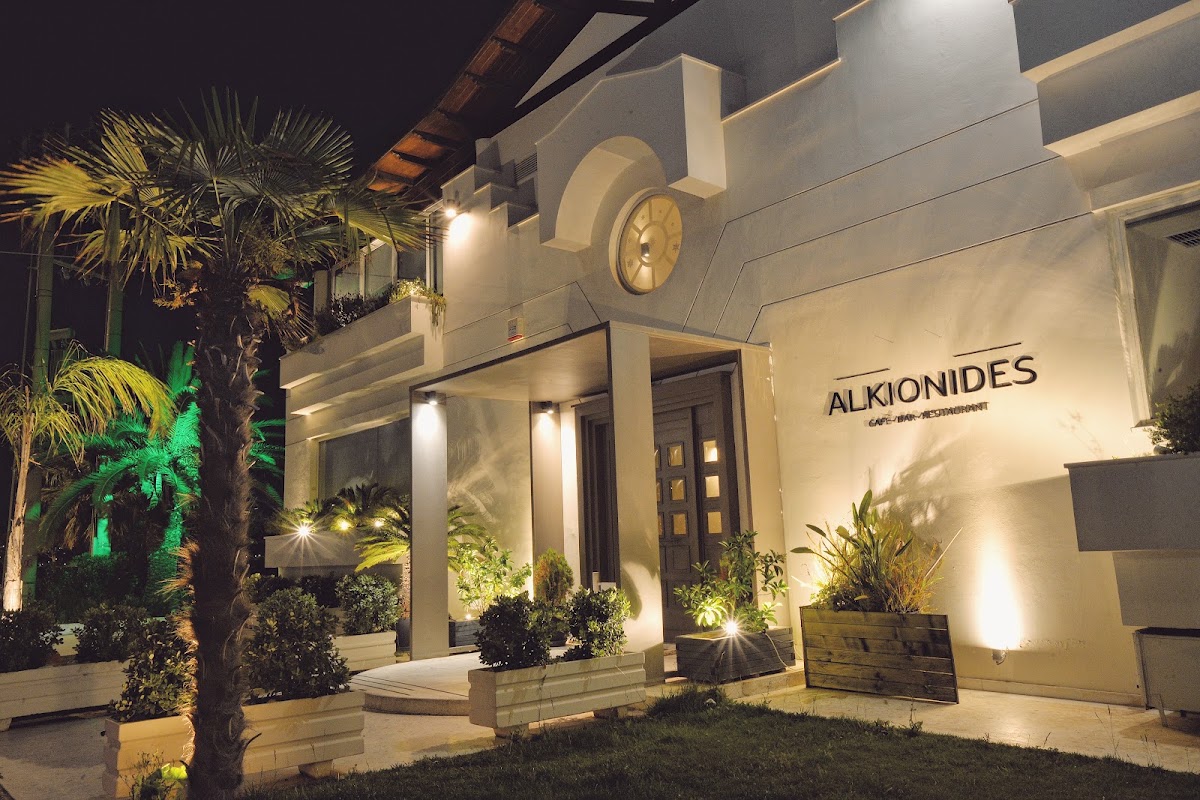 Alkyonides