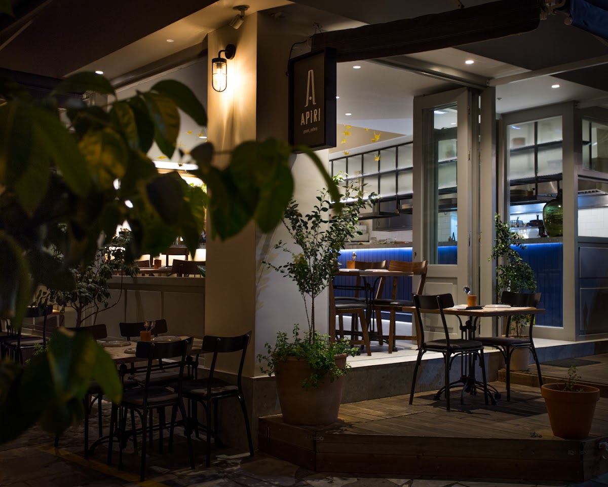Apiri Greek Eatery