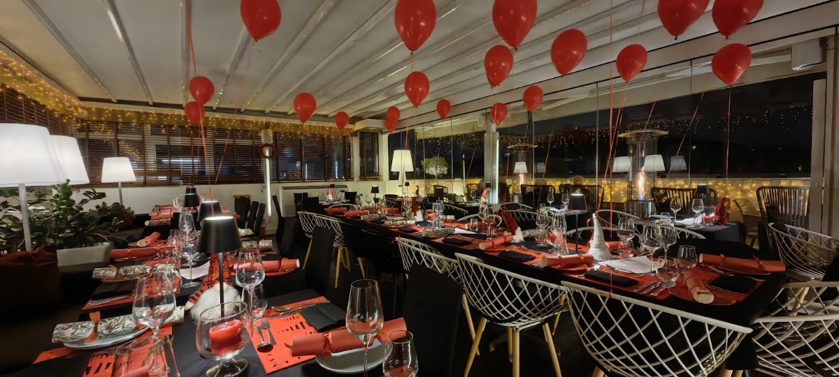 180º West Rooftop Lounge Restaurant