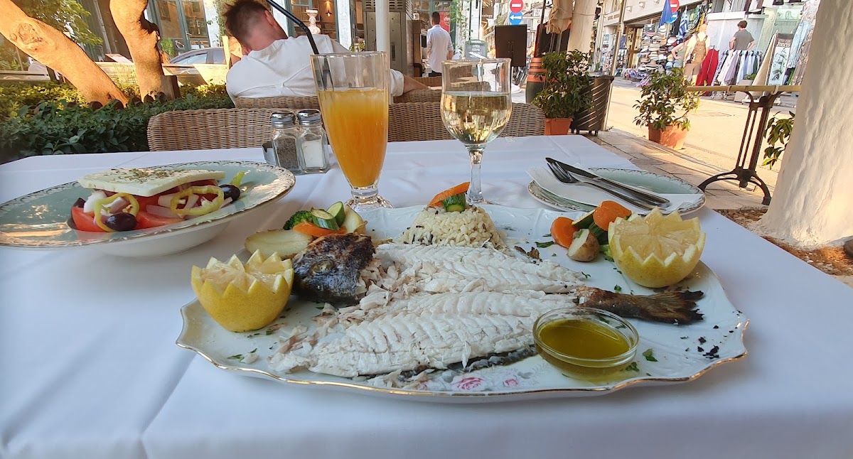 Karyatis Cafe • Meze Restaurant