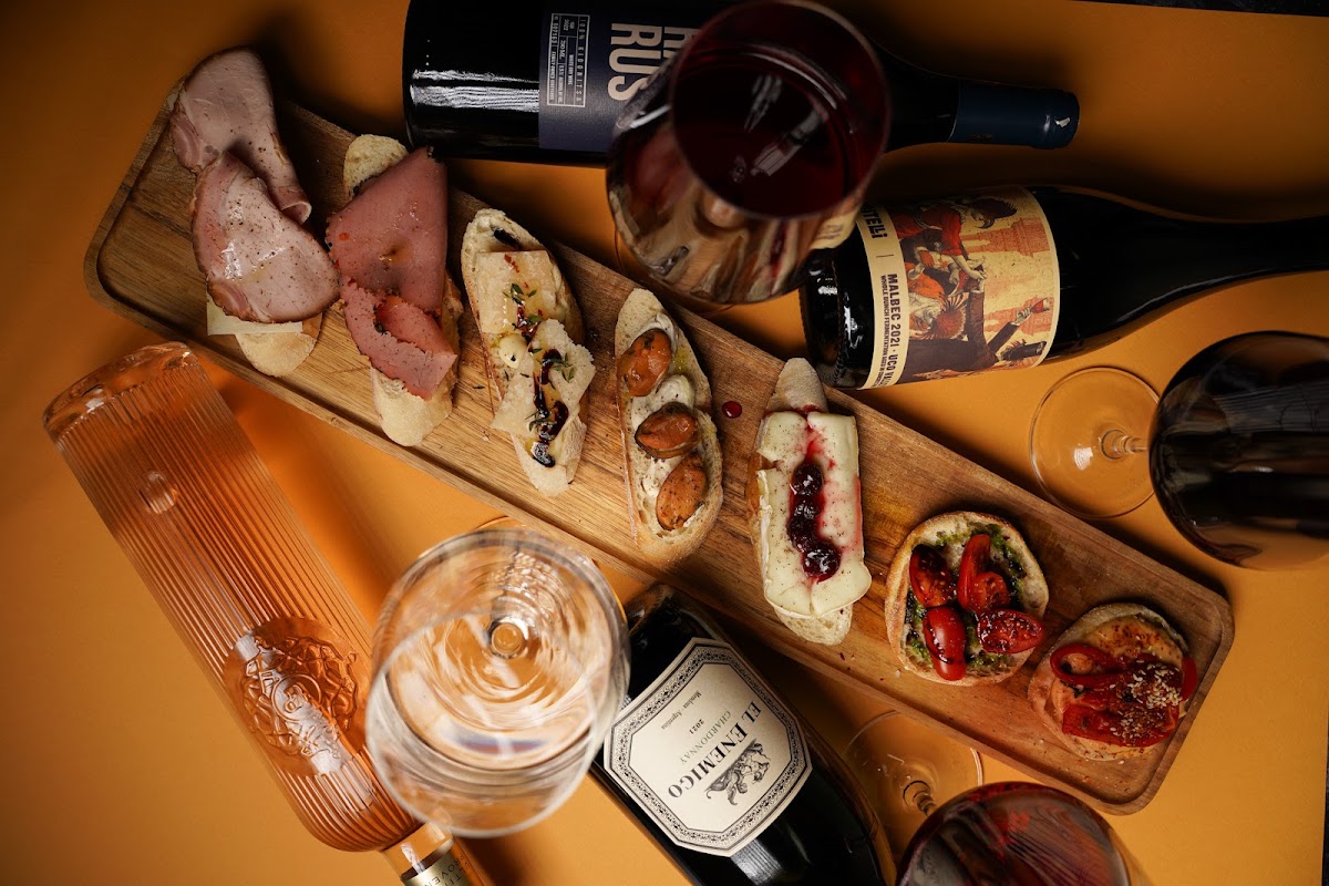 Felicita - Aperitivo & Wine Bar