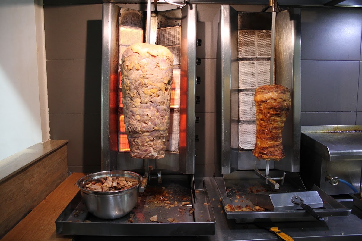 GUMA Souvlaki Himara