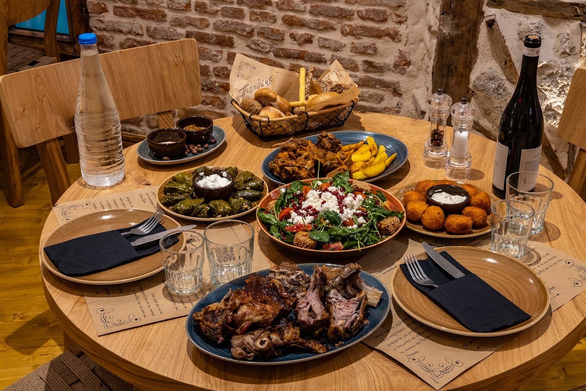 Petousis Taverna Heraklion