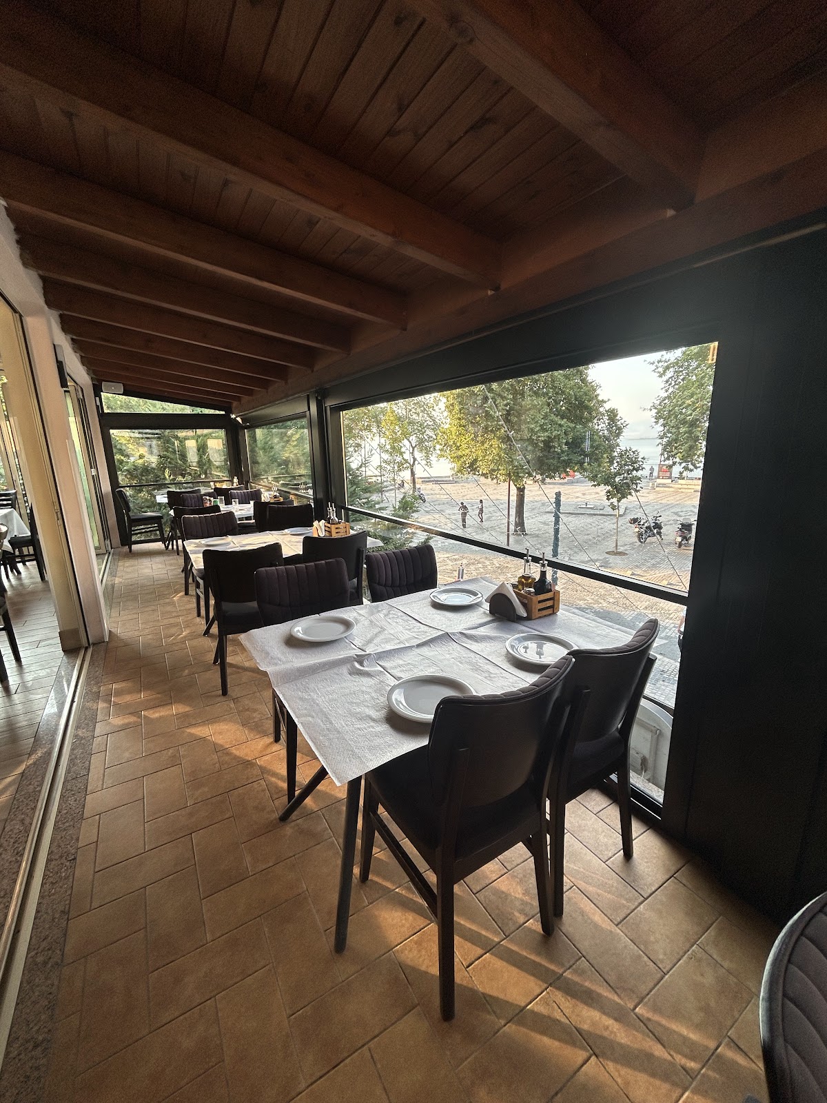 Bar Restaurant Shkodra Lake