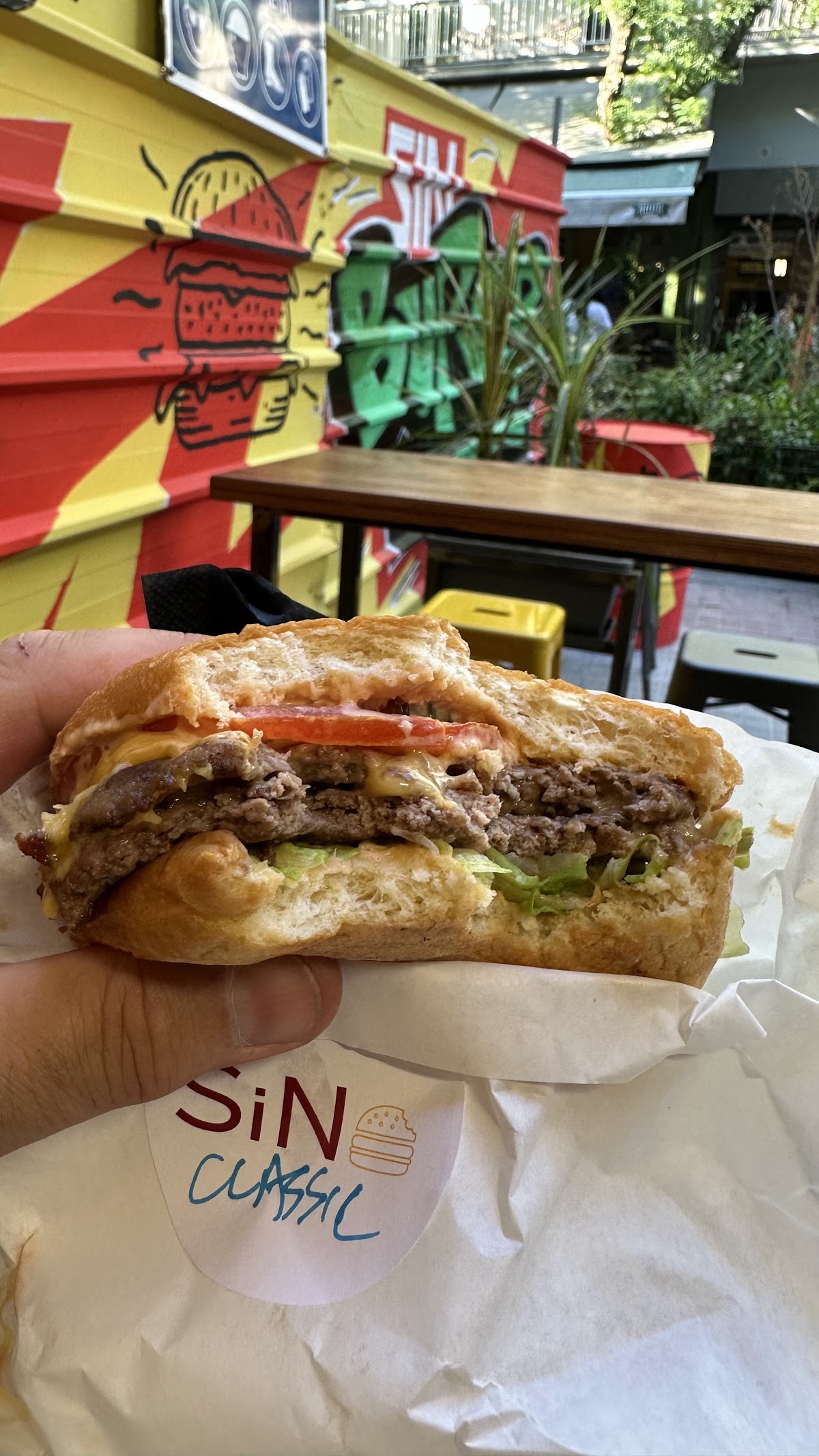 SIN Burger street food