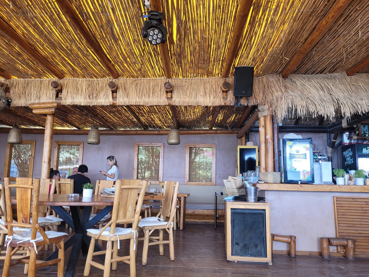 Macaw Beach Bar
