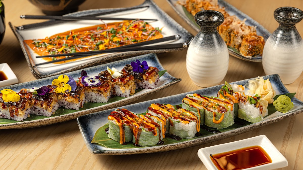Shiraki Marousi Sushi(Japanese restaurant)