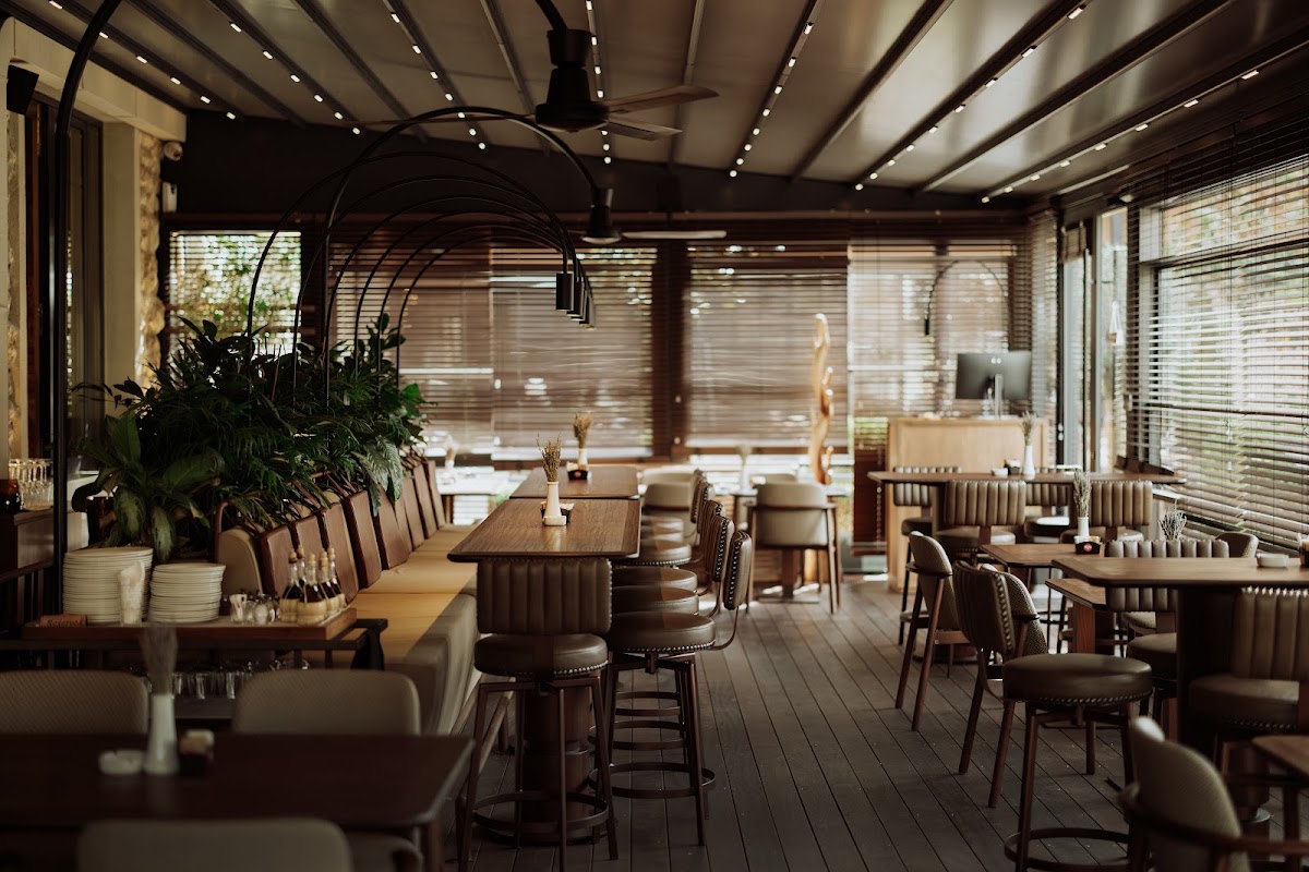 REstobar - Trumpet Square