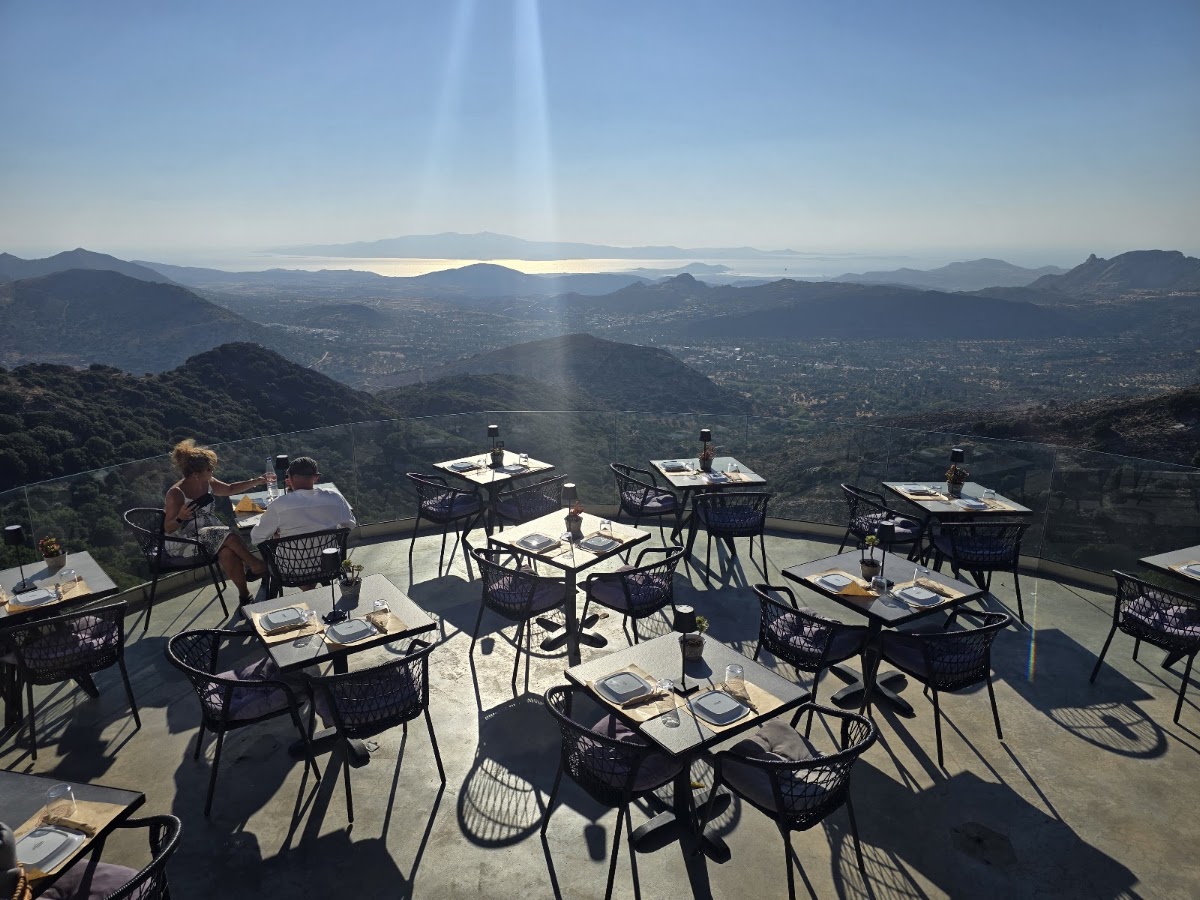 Rotonda -Bar Restaurant in Naxos