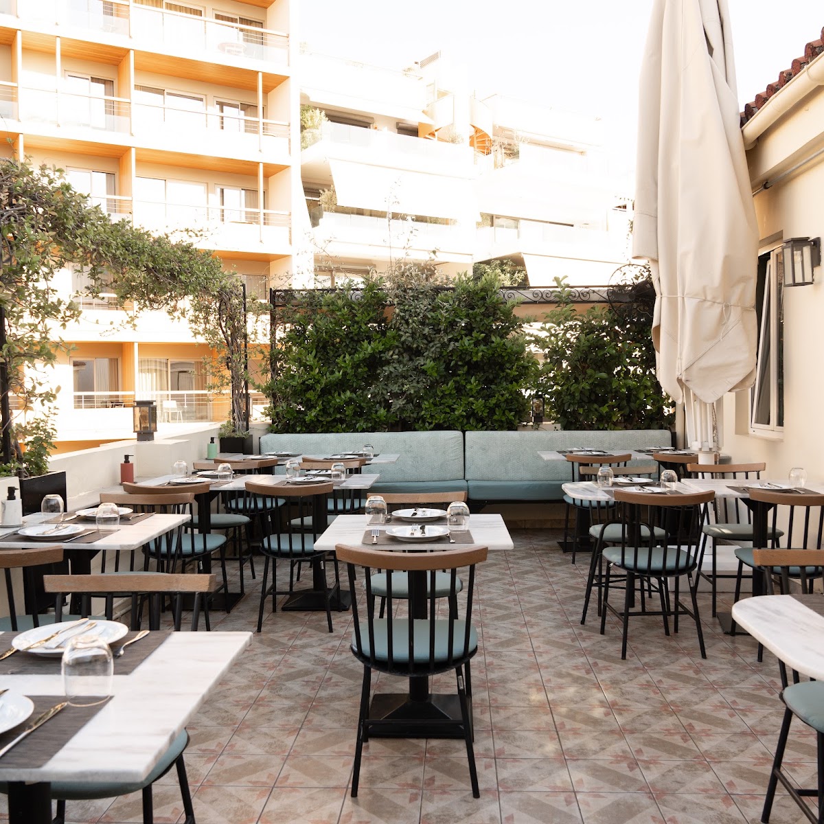 Balcony Restaurant & Bar Athens