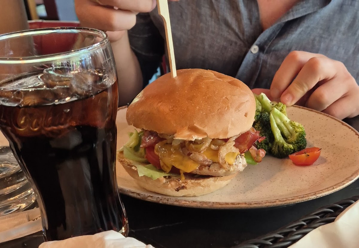 TGI Fridays Γλυφάδα