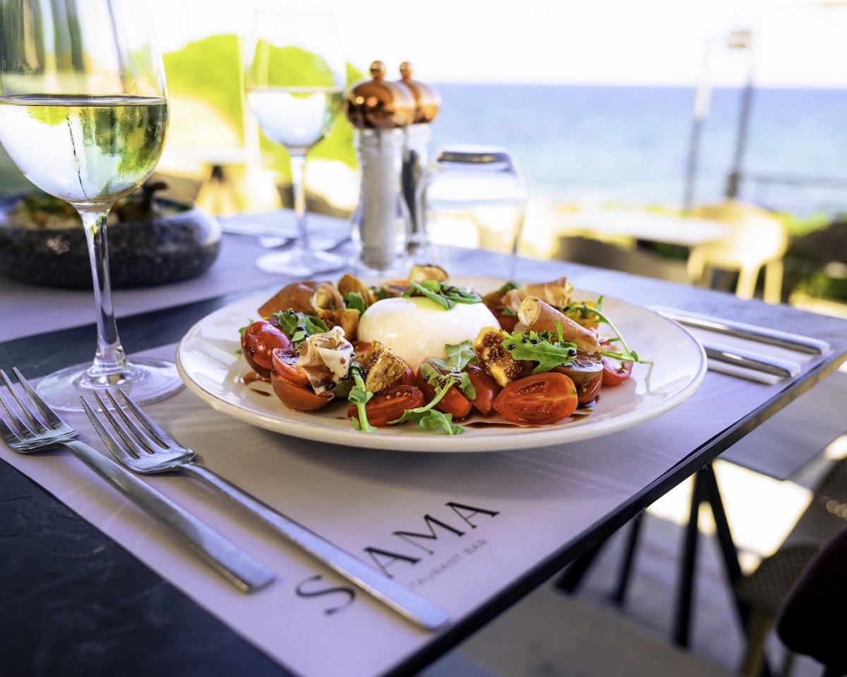 SIAMA Mati bar & restaurant