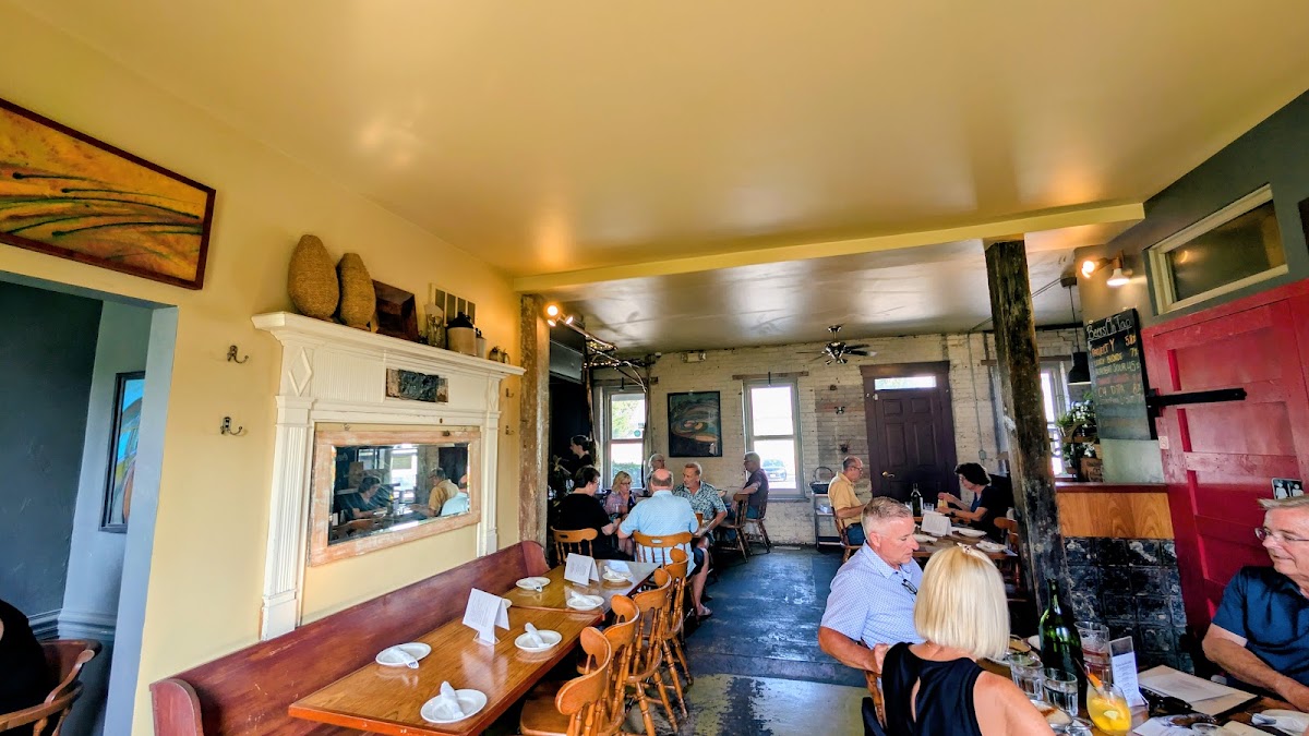 Warehouse Gourmet Bistro & Brewpub
