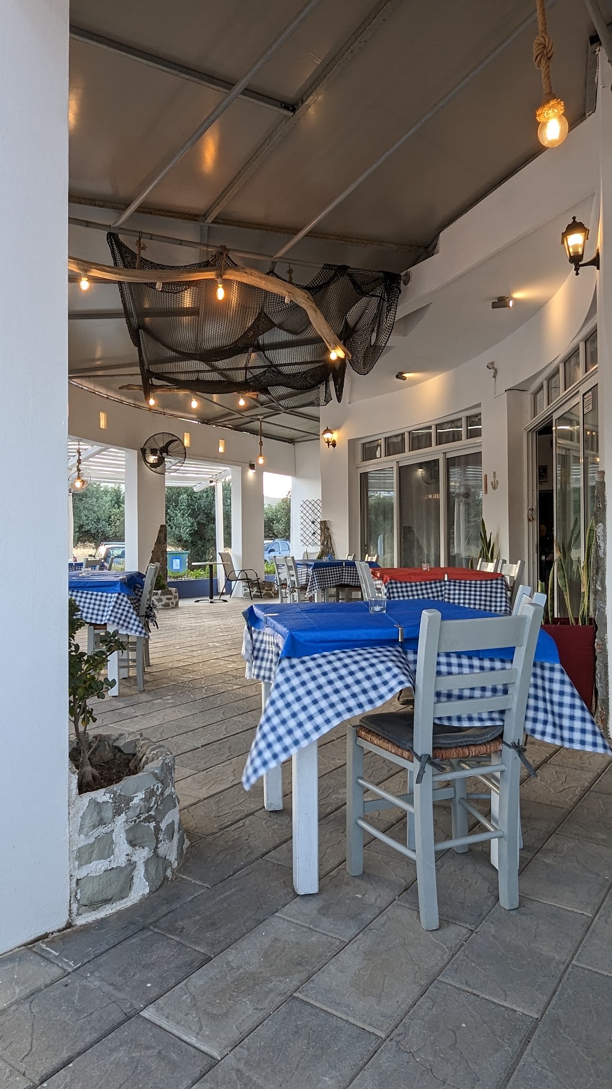 Taverna Glyka Nera