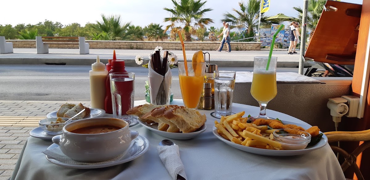 Snack Bar and Cafe Paralia