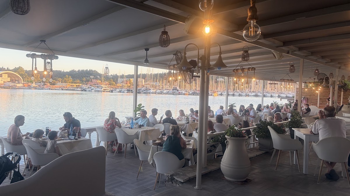 Roula Fish Taverna