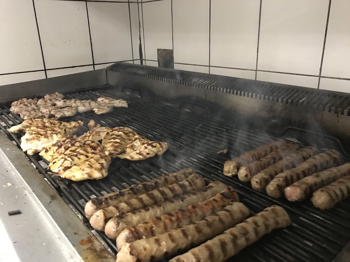 Δια Χειρός Μεζεδοπωλείο εκδηλώσεις εξωτερικός εσωτερικός χώρος
