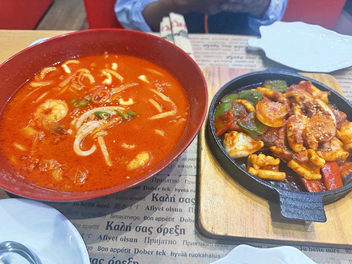 IKURA Sushi - Korean food