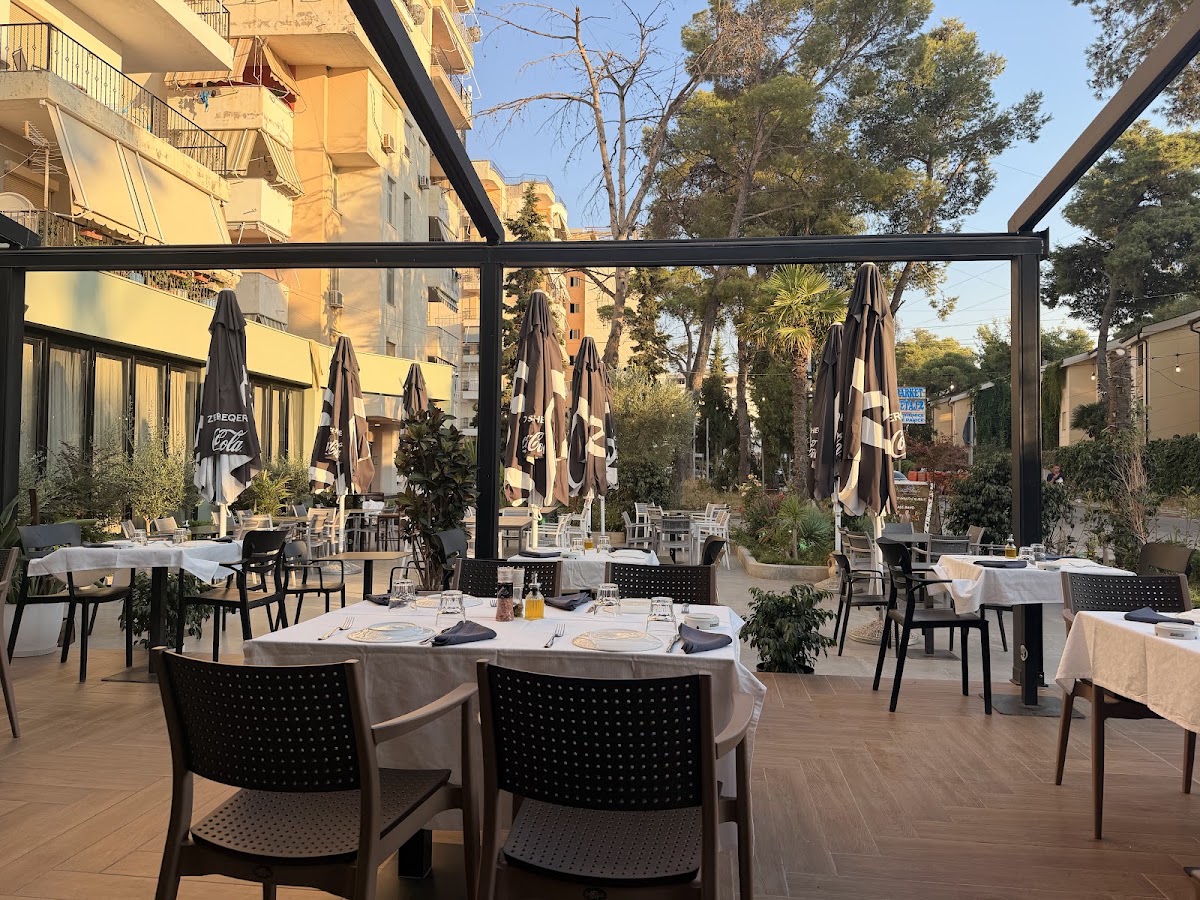 Acqua Pazza Restaurant Golem