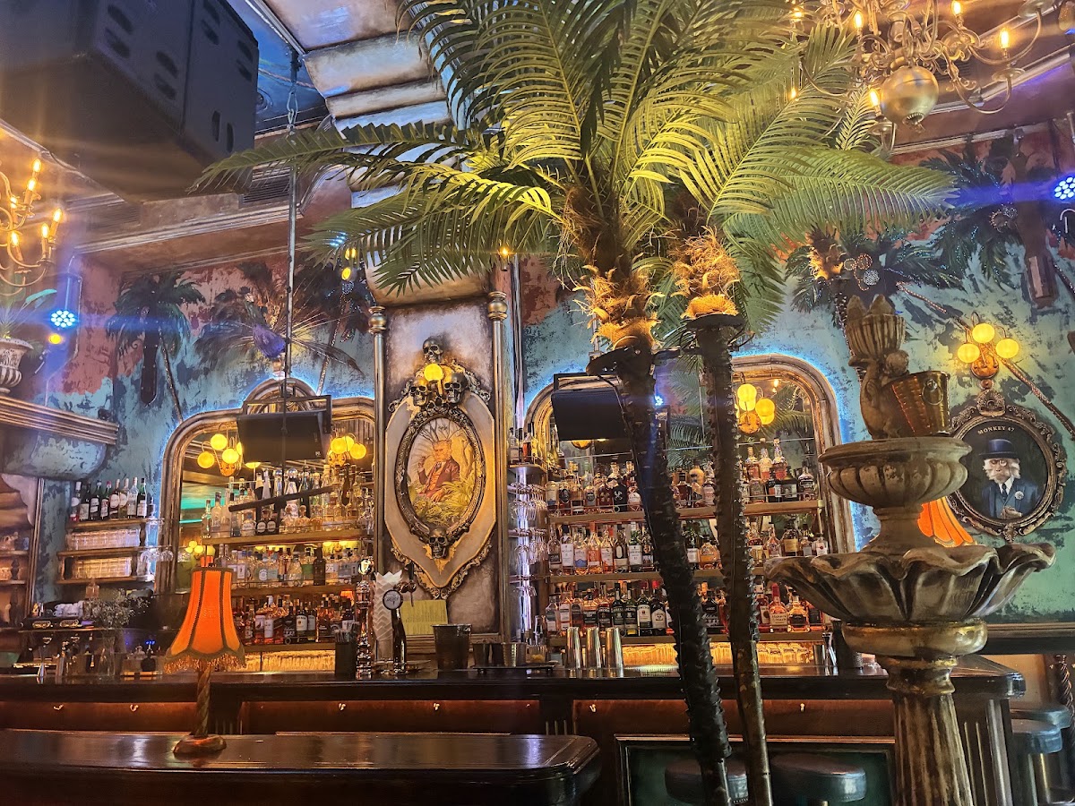 Juan Rodriguez Bar •Compañia de Bebida