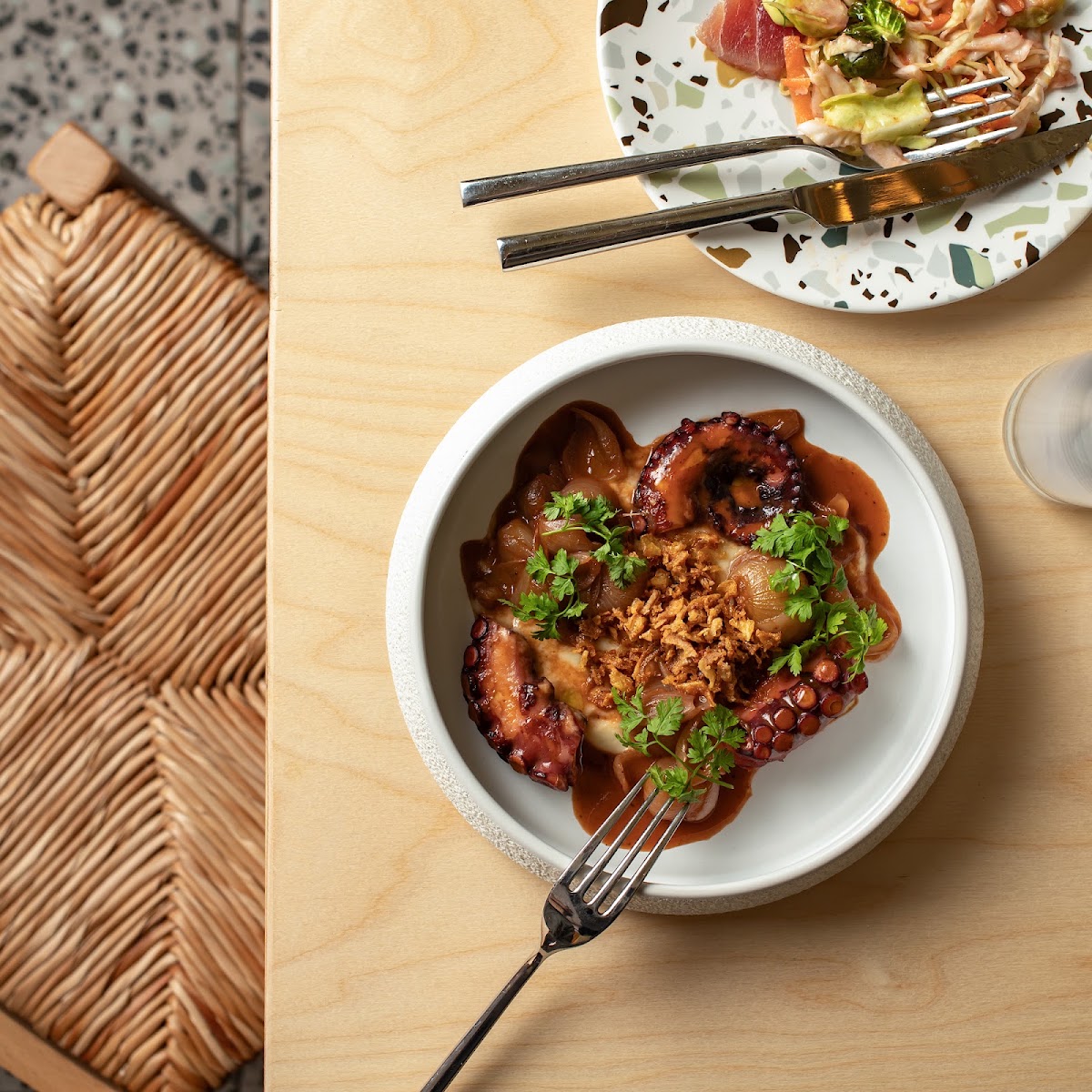 12 Με Τόνο