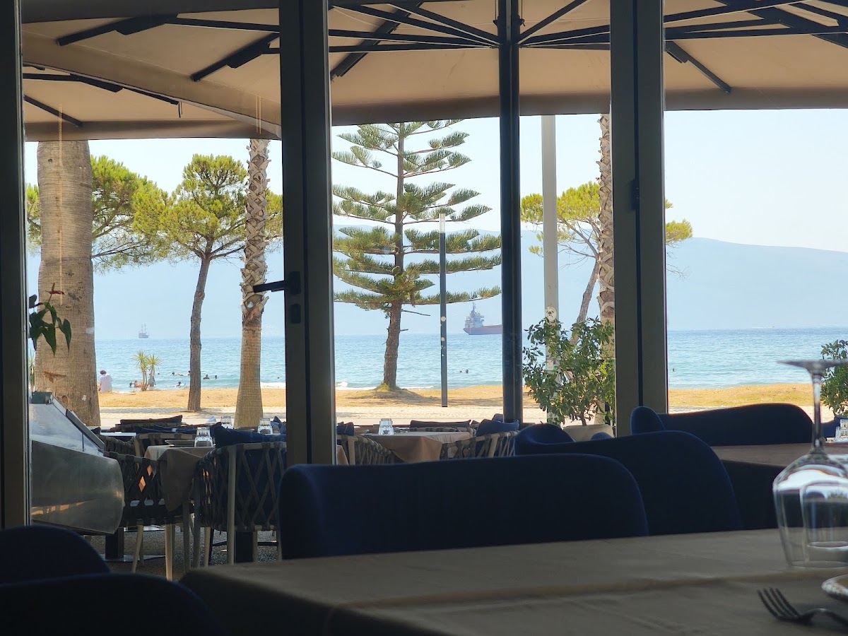 Paradise Beach Restaurant (Vlore)