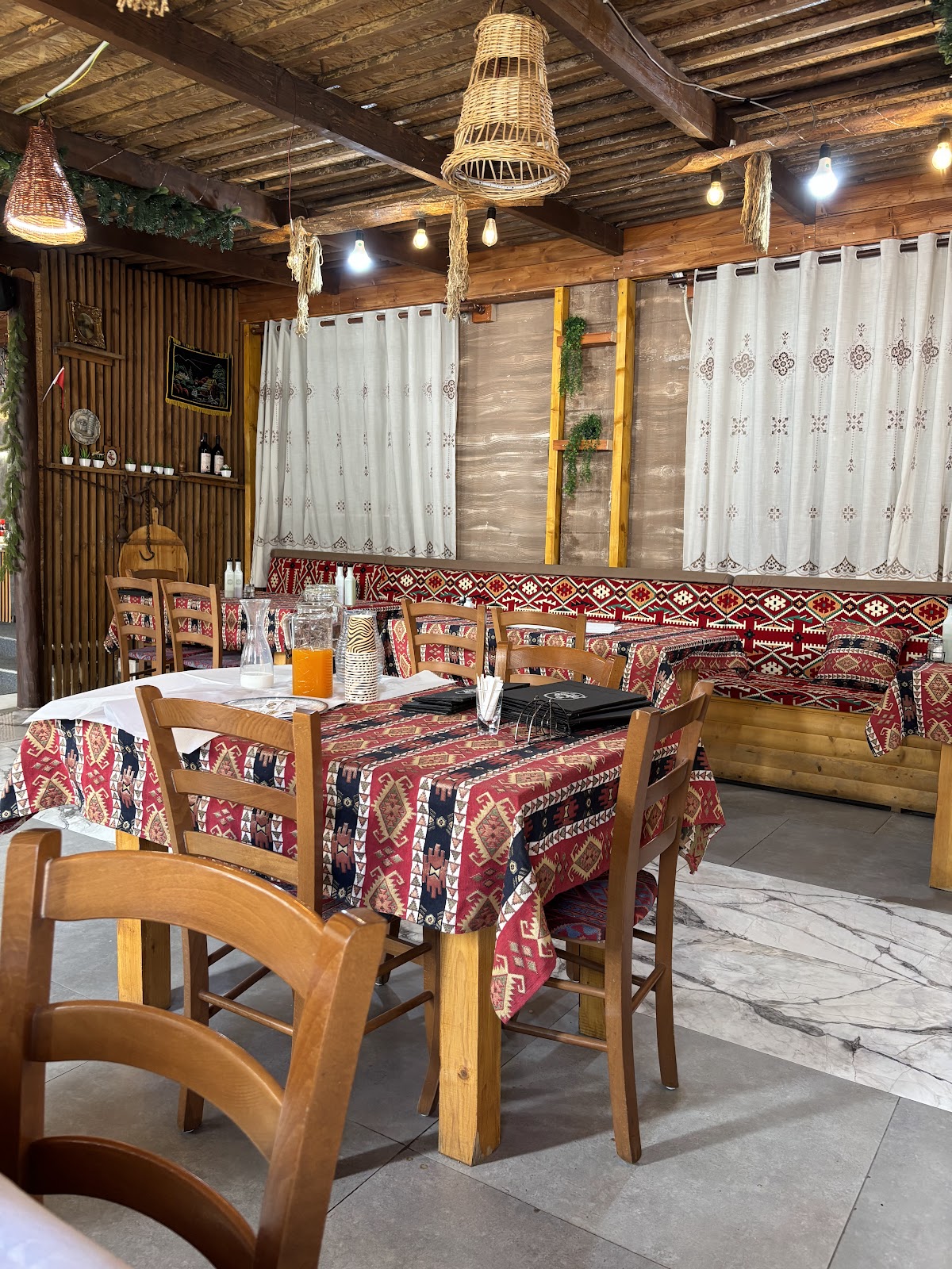 Restorant "Te Bujtina Tradicionale"