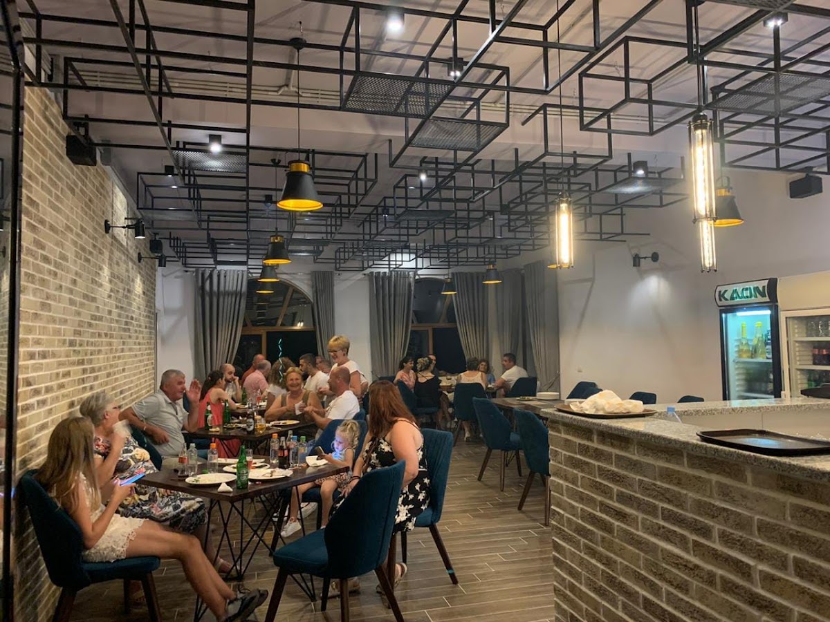 Te Gjyshi - Hotel & Restaurant