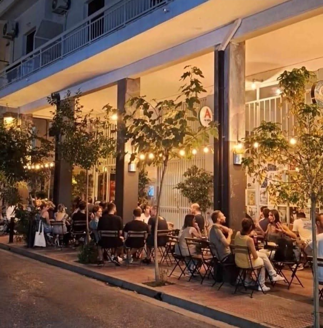 Louis Cafe