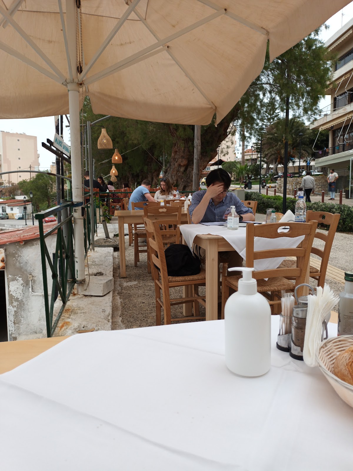 Manos Taverna
