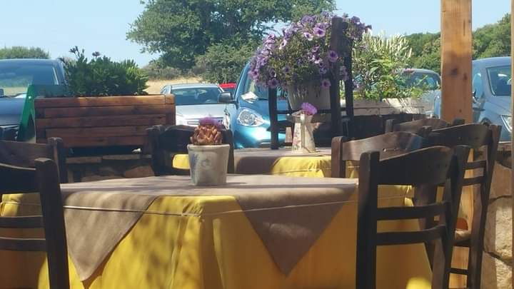 FAMILY TAVERNA GERAKAS