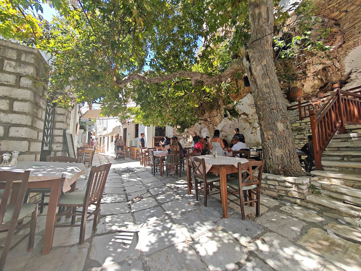 Platanos Tavern Apeiranthos