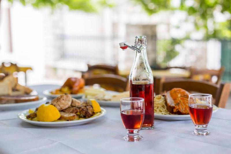 Platanos Tavern Apeiranthos