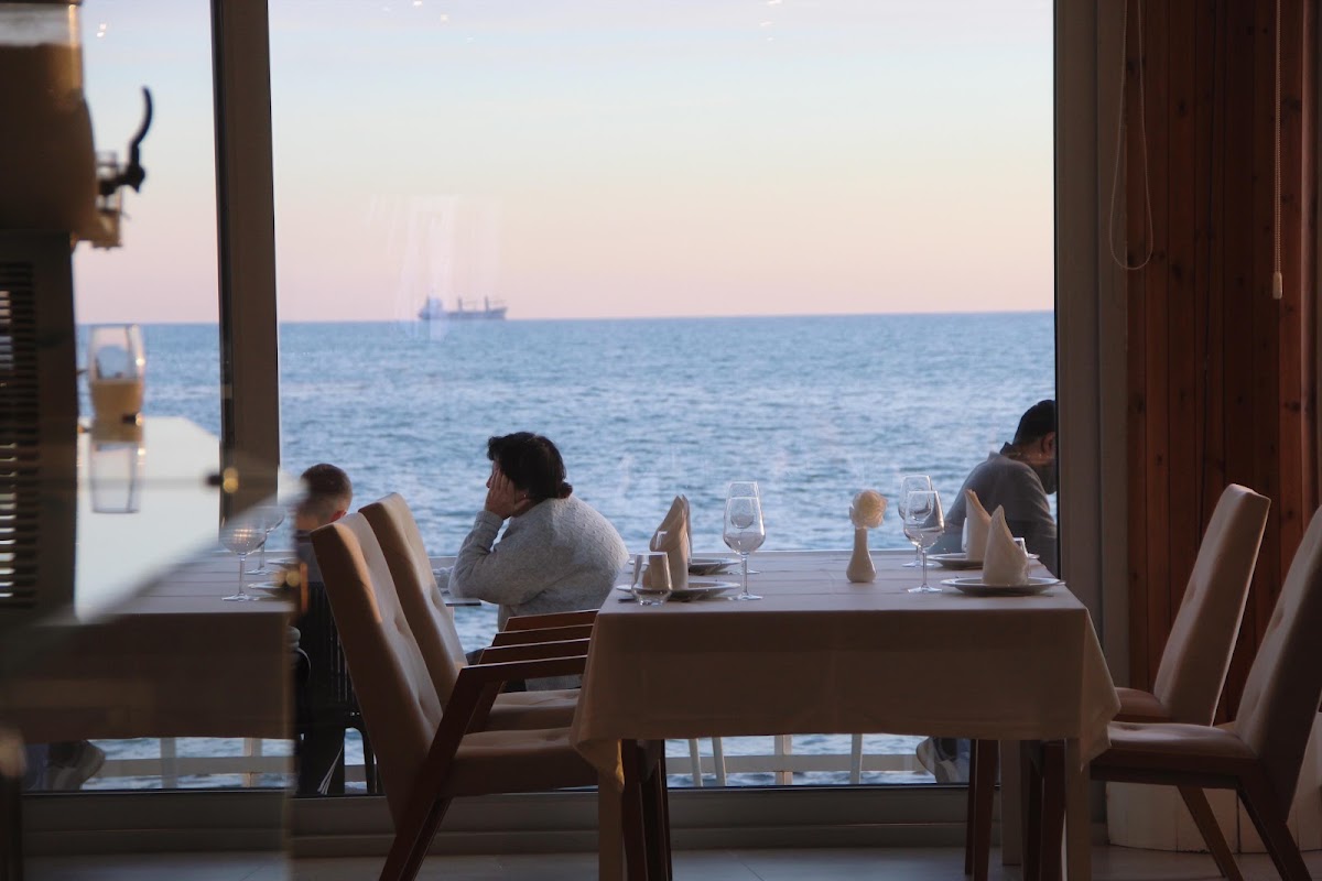 Ventus Harbor Restaurant